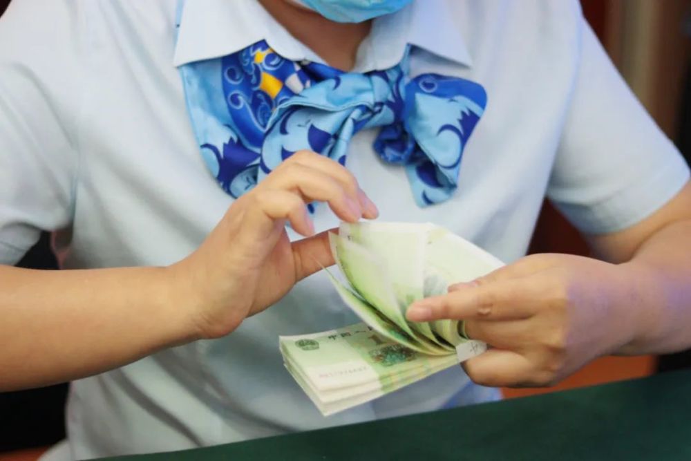 揭秘點(diǎn)鈔比賽規(guī)則，賽場震撼來襲！