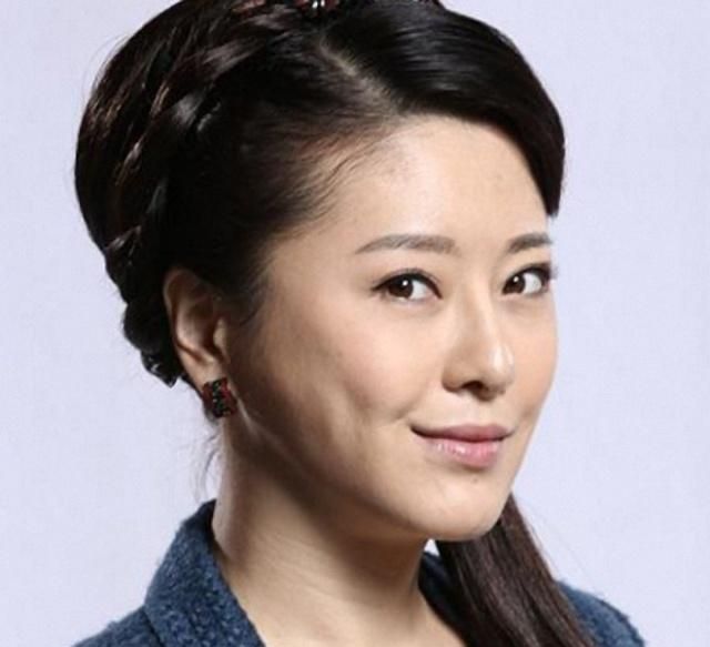 四區演員的角色定位與多維表達藝術探討