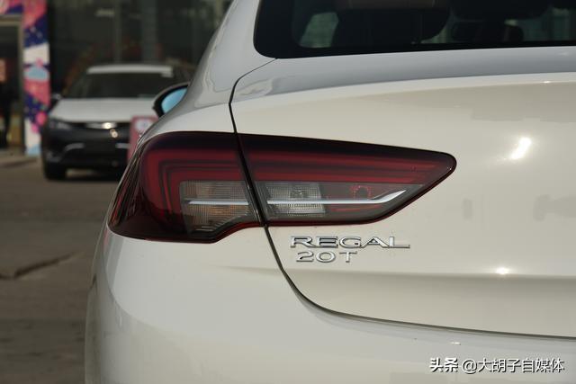 探索隱藏版特色小店,最新君威分體式帶你領略小巷獨特風味