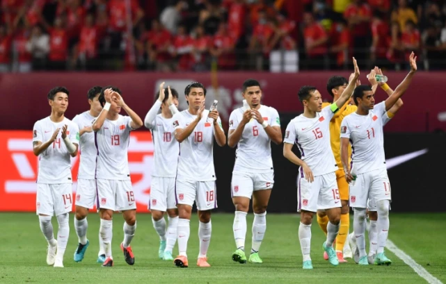 中國足球最新動態(tài)，踏自然之旅，尋找內(nèi)心平靜之路