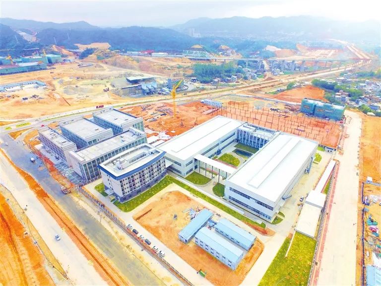 萬年工業園最新招聘熱潮與巷弄深處的特色小店探秘！