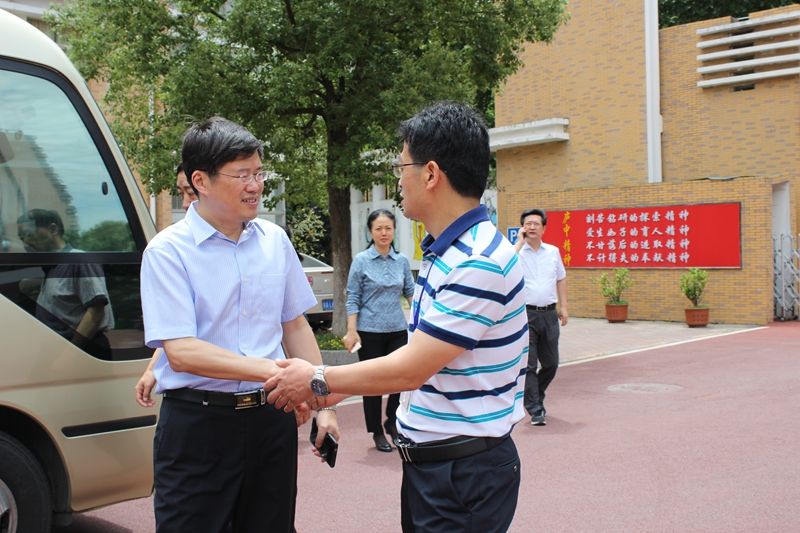 陽長中學謝軍的成長與影響,最新消息揭示教育者風采