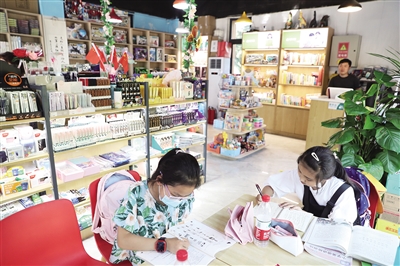 官妖丁公子最新章節暢閱，高科技產品的革新之旅全揭秘