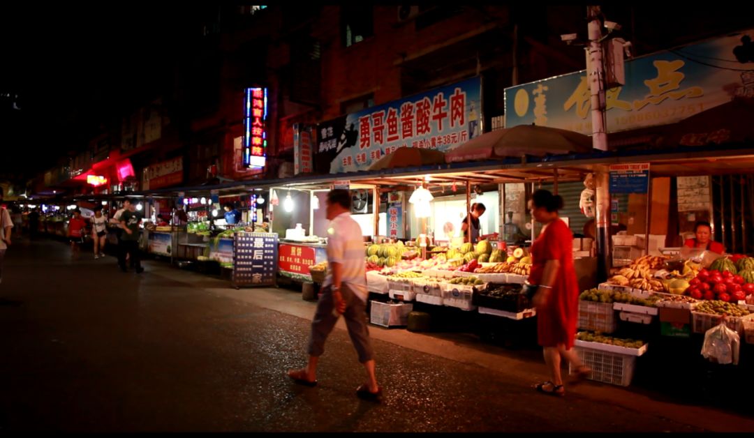 凱里小吃一條街，自然美景與味蕾盛宴的完美結合之旅