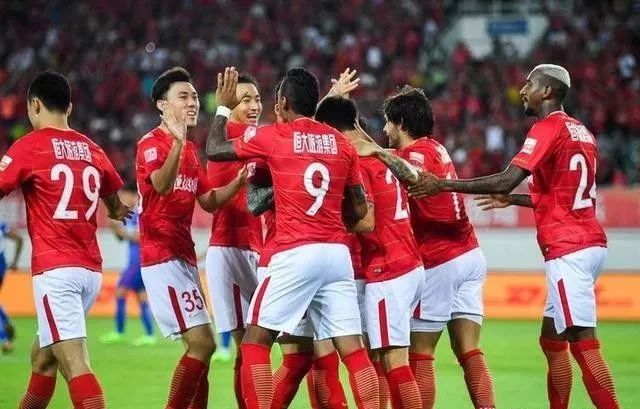 中超恒大最新動態與小巷深處的足球文化與美食探秘