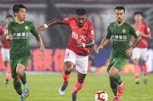 中超恒大最新動態與小巷深處的足球文化與美食探秘