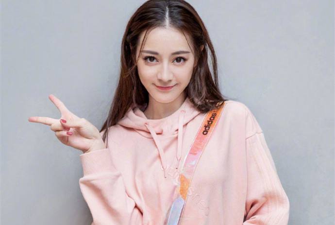 迪麗熱巴戀情最新動態，變化、學習與自信的力量閃耀愛情之路