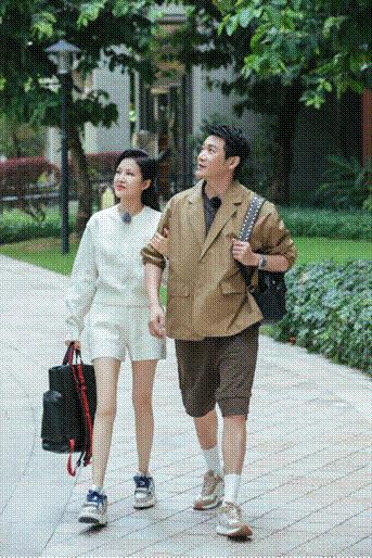 麥迪娜姜潮愛情事業雙豐收，最新動態揭秘