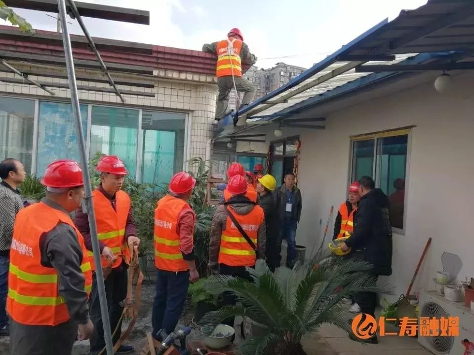 勵志之光照亮未來,仁壽中崗向家最新動態揭秘