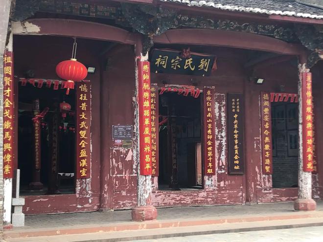 最新嫁女對聯創作步驟指南及精選對聯標題