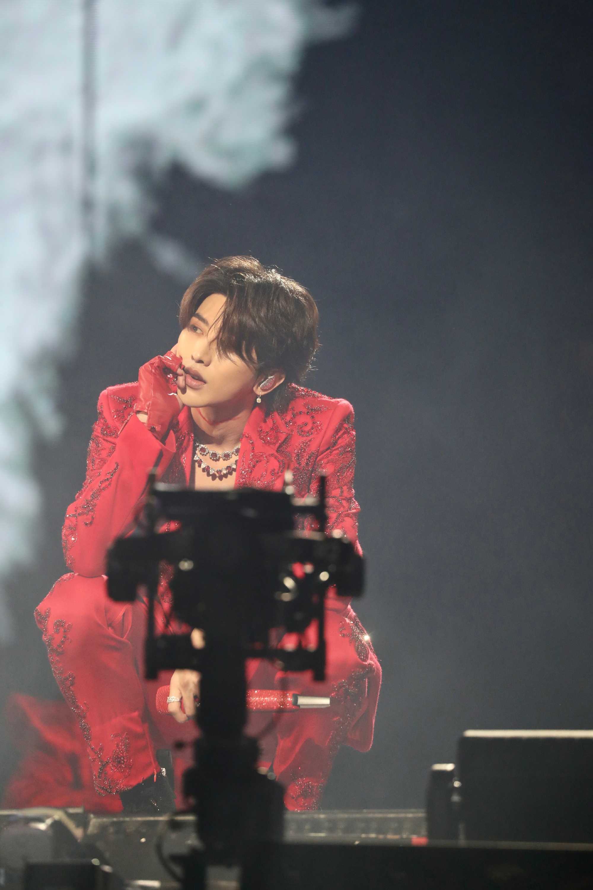 蔡徐坤最新歌曲,科技與音樂的完美融合,潮流新體驗的引領(lǐng)者