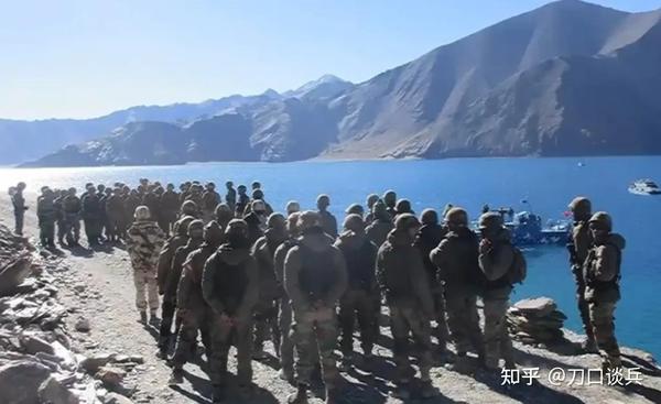 中印沖突最新動態,小巷深處的大新聞與特色小店的奇遇