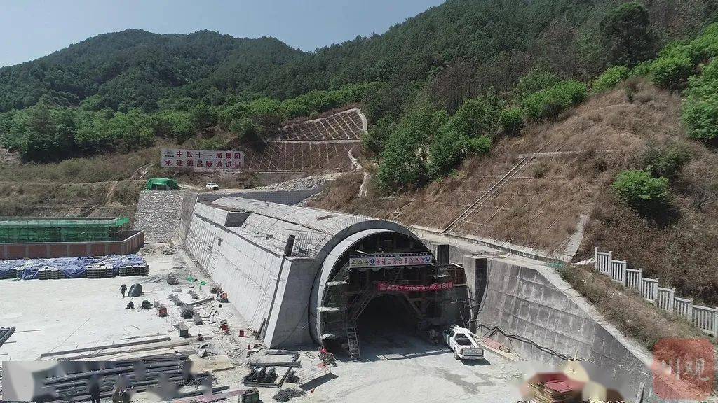 成昆復線建設進展順利，助推區域經濟發展最新消息