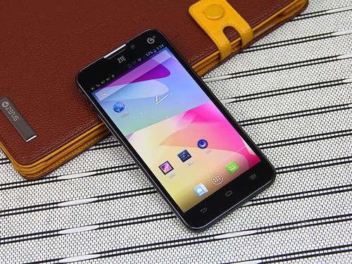 中興最新款手機，開啟智慧新時代的勵志故事