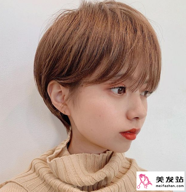 最新款短發(fā)發(fā)型女，小巷深處的時尚靈感與秘密圖片分享