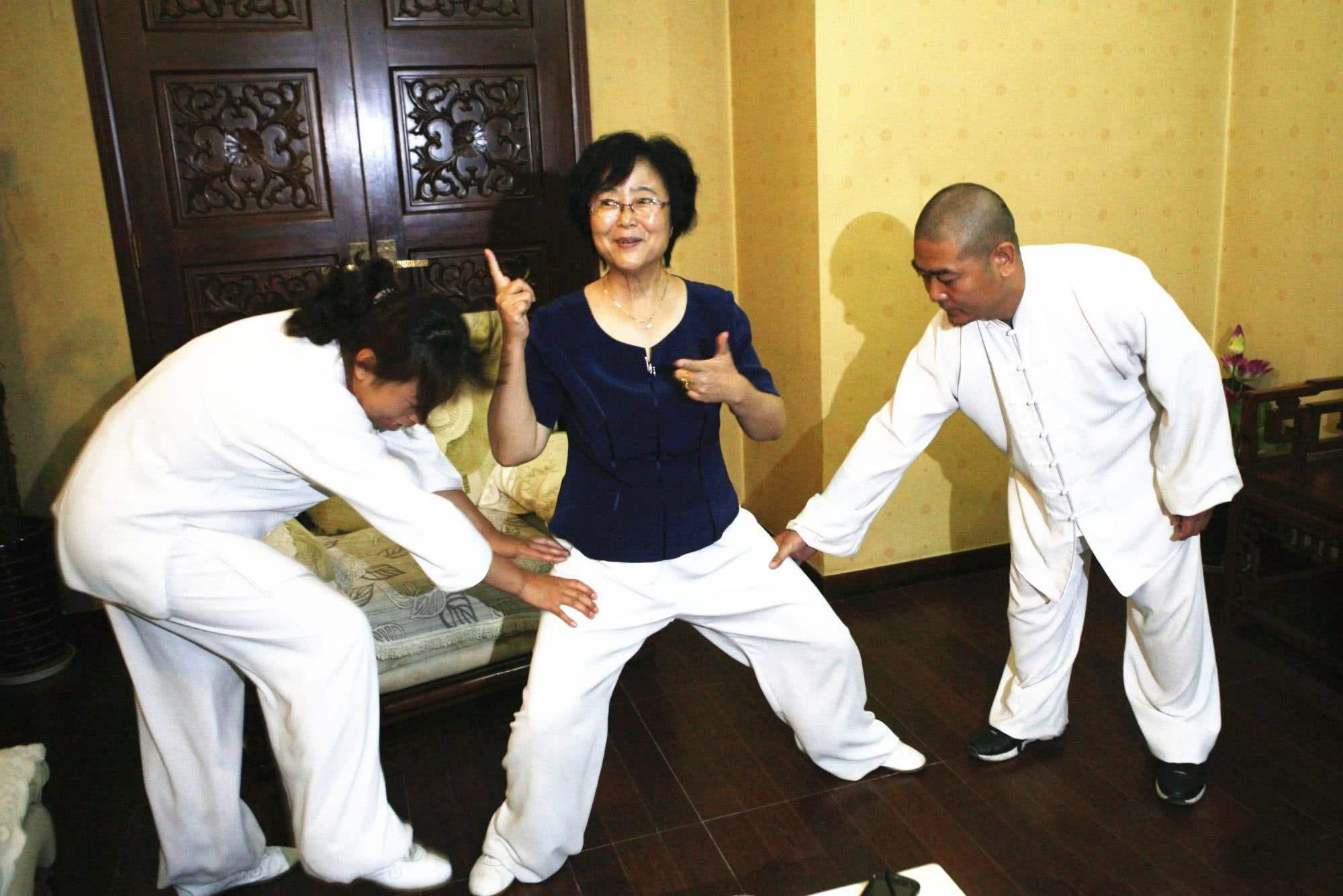 閆芳最新動態,科技新星引領未來生活新潮流