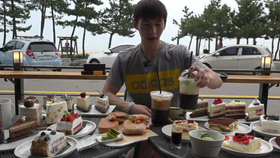 奔馳小哥最新吃播探索自然美景,尋找內(nèi)心平靜之旅