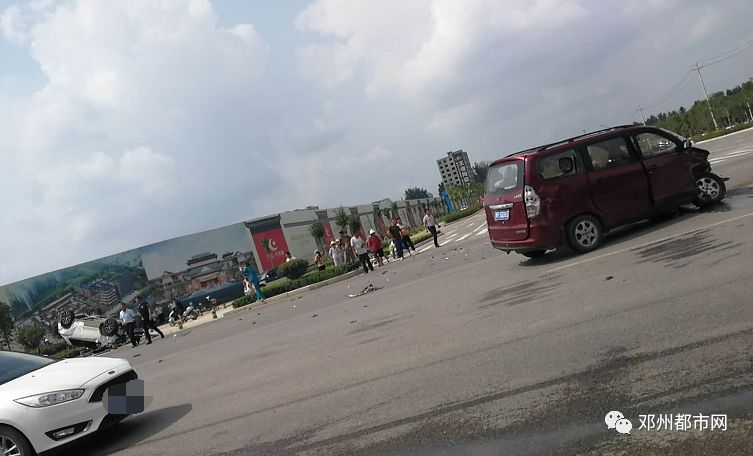 河南鄧州發生車禍事故最新報道