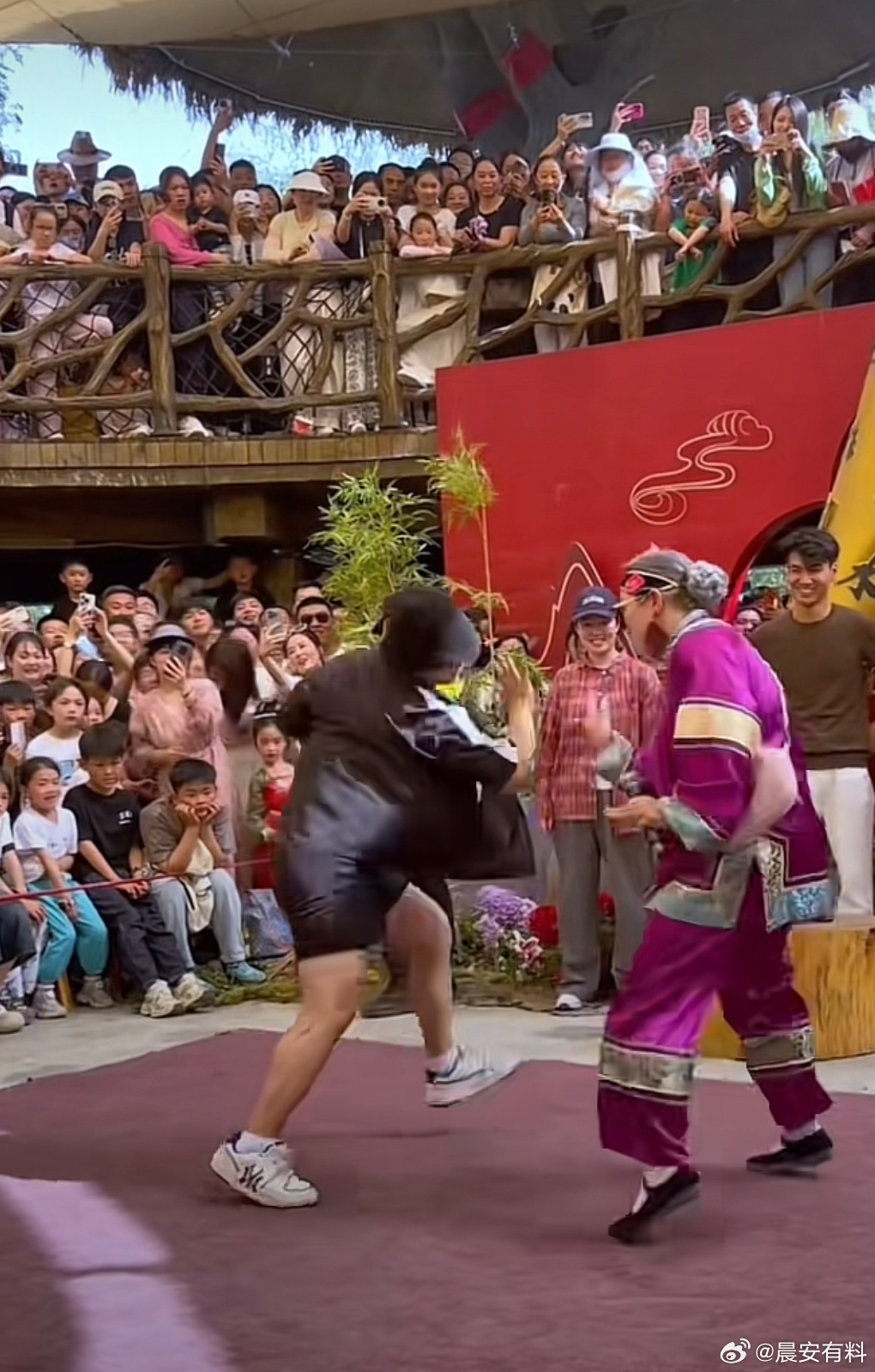 灰寶跳大神最新視頻,友情與舞蹈的溫馨日常