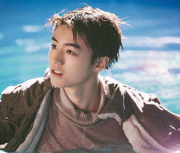 王俊凱最新頭像圖片,學習力量與自信的成就展現(xiàn)新風采