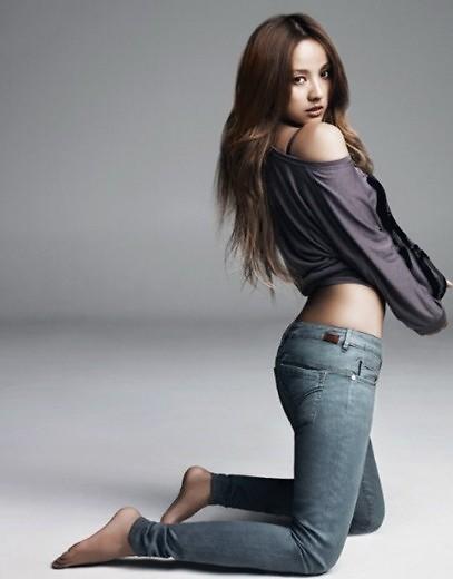 李孝利最新圖片寫真，音樂與時(shí)尚的跨界魅力展現(xiàn)獨(dú)特魅力風(fēng)采