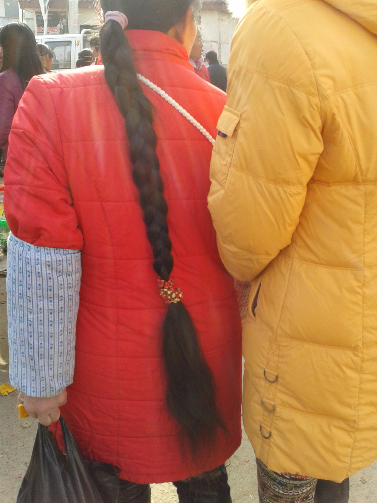 科技新品大長辮子照片，未來時尚與科技的完美融合展示