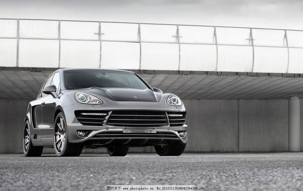 保時捷越野車最新圖片揭秘,小巷深處的探索秘境