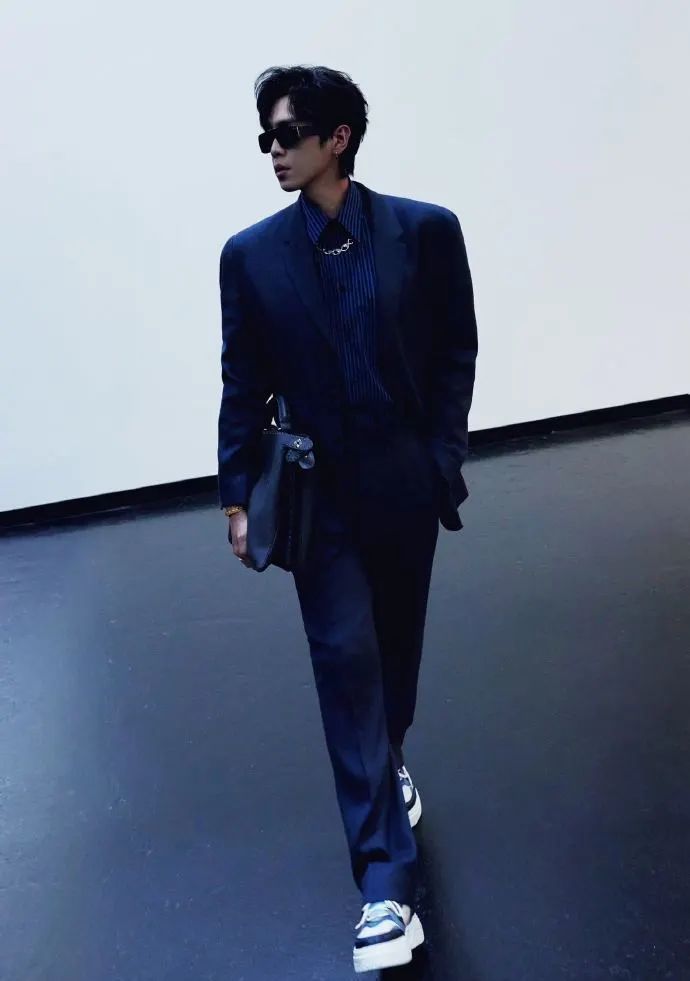 探索自然美景之旅，最新男生頭像與內心平和的追尋